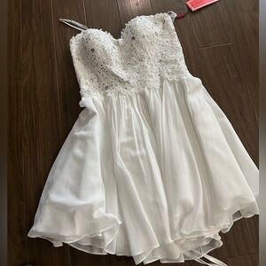 Star box corset laced back dress